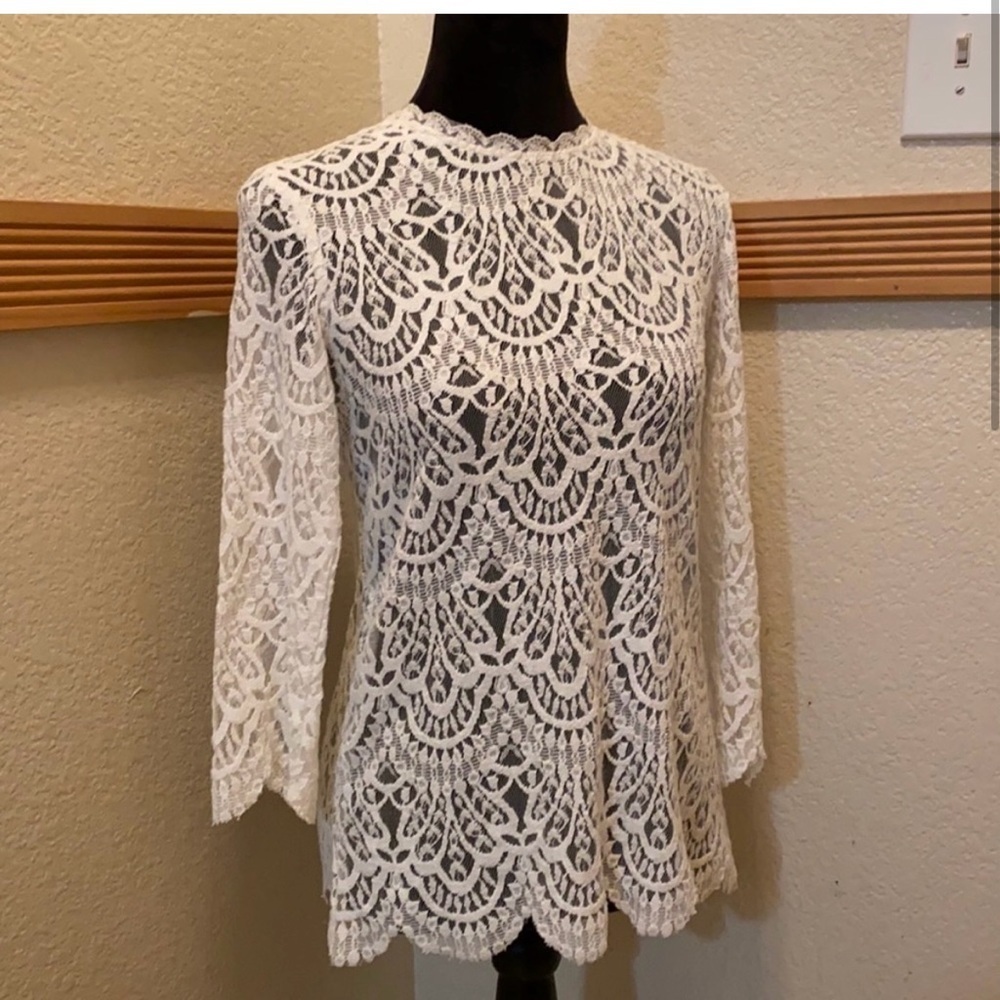 Bundle of 2 Size M Zara blouses!!
